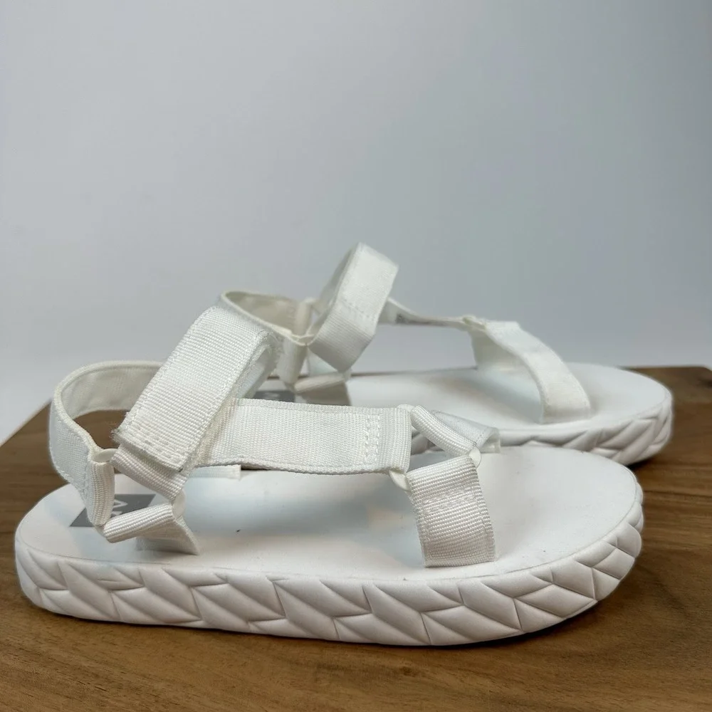 New Big‎ Kids Dolce Vita Zaidey Strappy Platform White Sandals Size 4 Y
